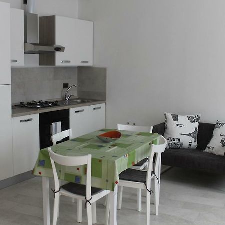 Апартаменти Casa Stefania Манделло-дель-Ларіо Екстер'єр фото