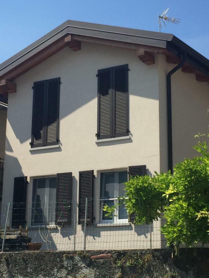 Апартаменти Casa Stefania Манделло-дель-Ларіо Екстер'єр фото